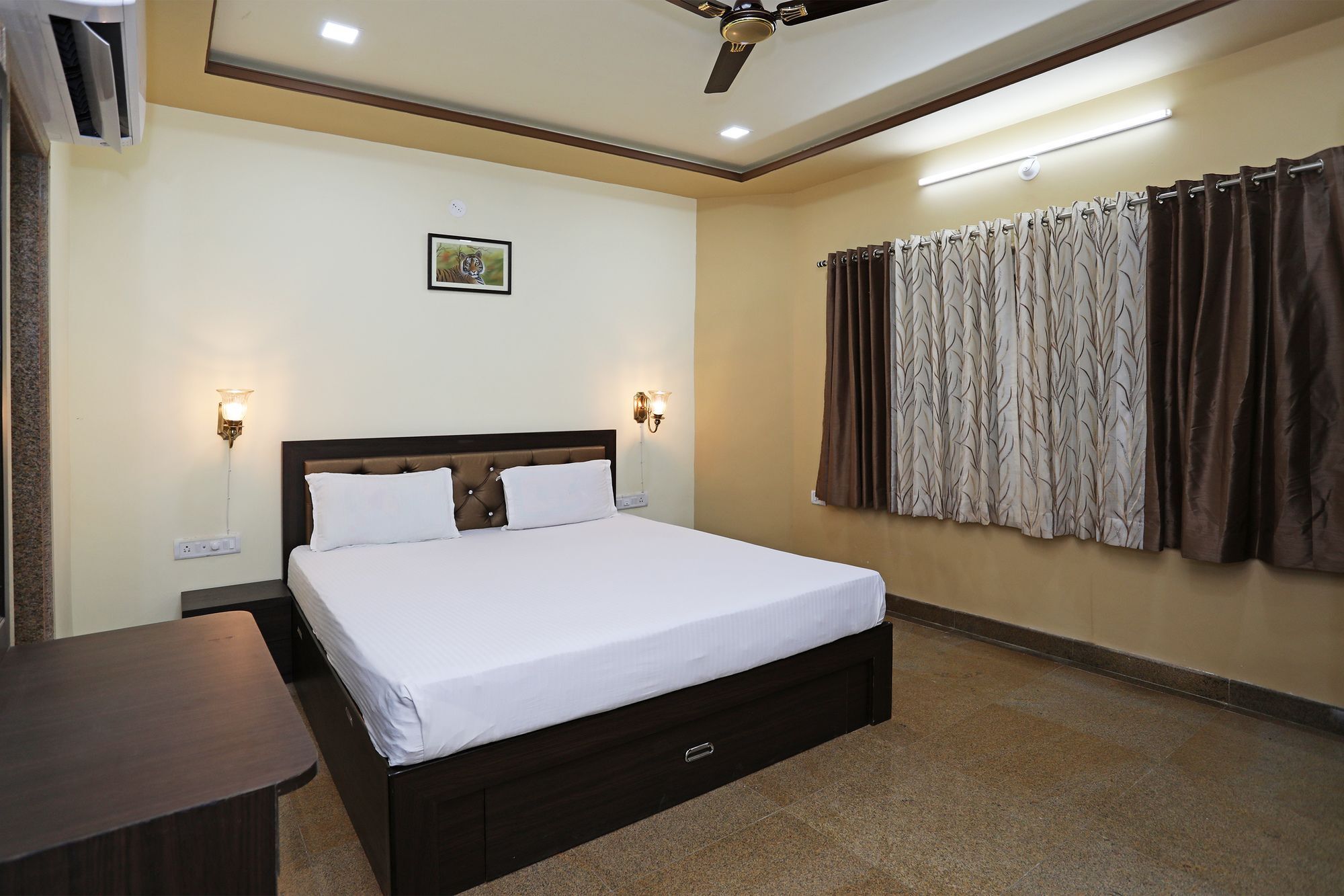 Oyo 9428 Hill View Room Goverdhan Vilas Udaipur Exterior foto