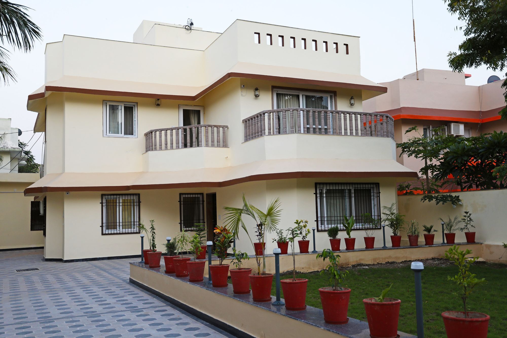 Oyo 9428 Hill View Room Goverdhan Vilas Udaipur Exterior foto